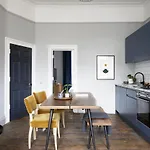 Stylish Apartment - Minutes From Angel Tube St.