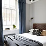 Stylish Apartment - Minutes From Angel Tube St.